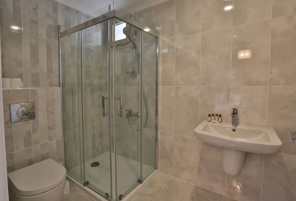 Арсин: Royal Comfort Suites
