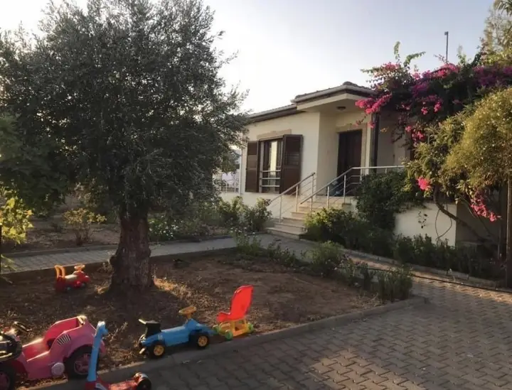 Караман: Villa with Private Garden in Karaman