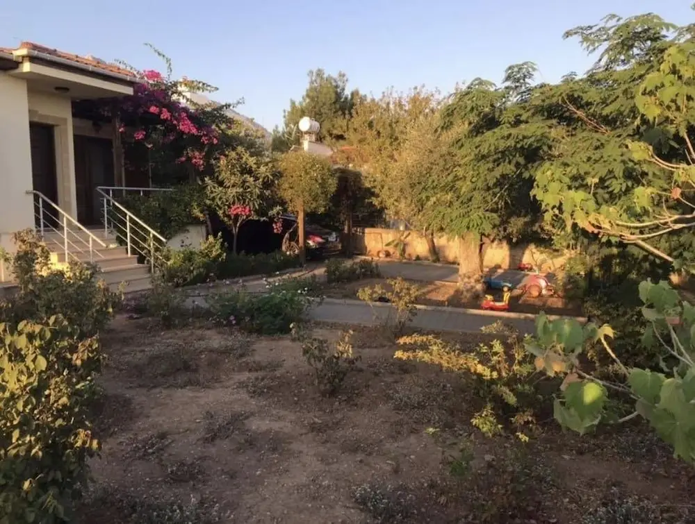 Караман: Villa with Private Garden in Karaman