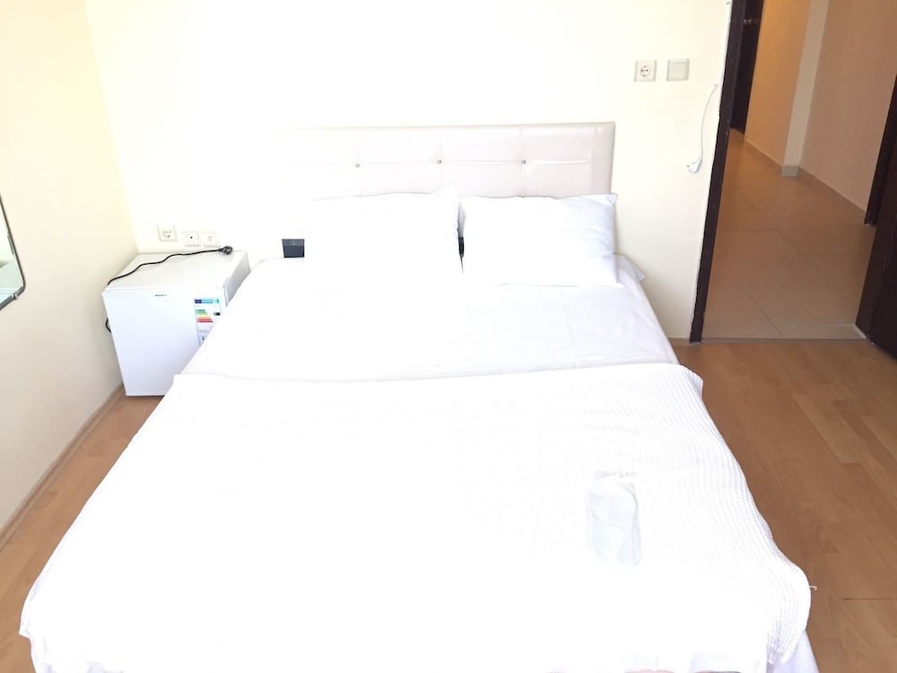 Эджеабат: Konig Hotels