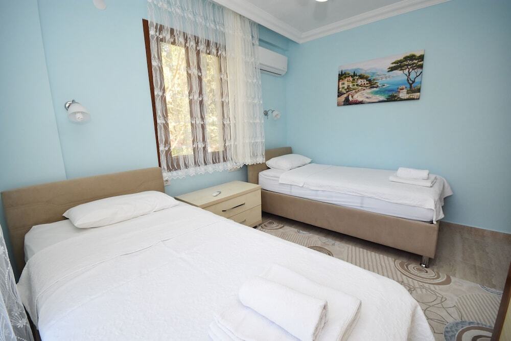 Фетхие: KAY1400 Villa Hakan 4 Bedrooms