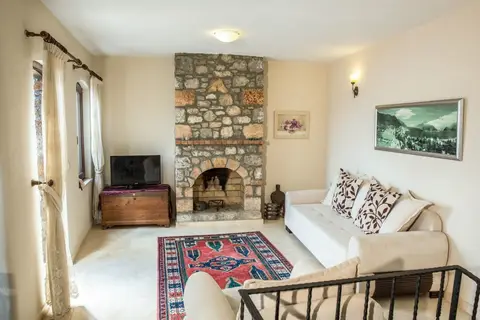 Metis Stone Home — фото 1