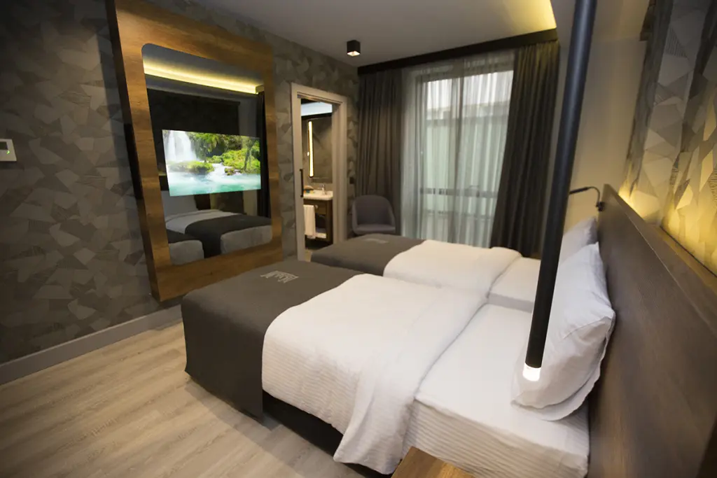 Измир: Emens Hotel