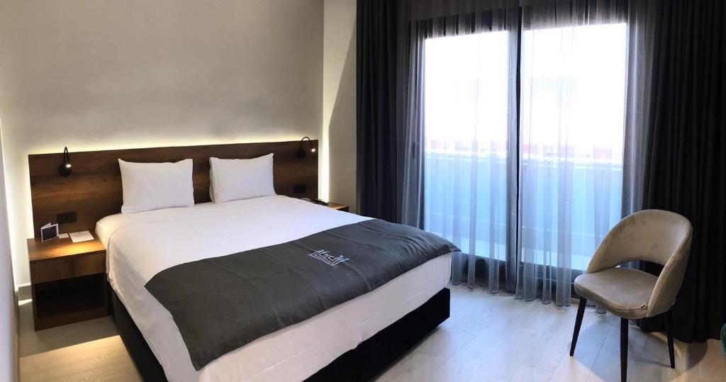 Измир: Emens Hotel