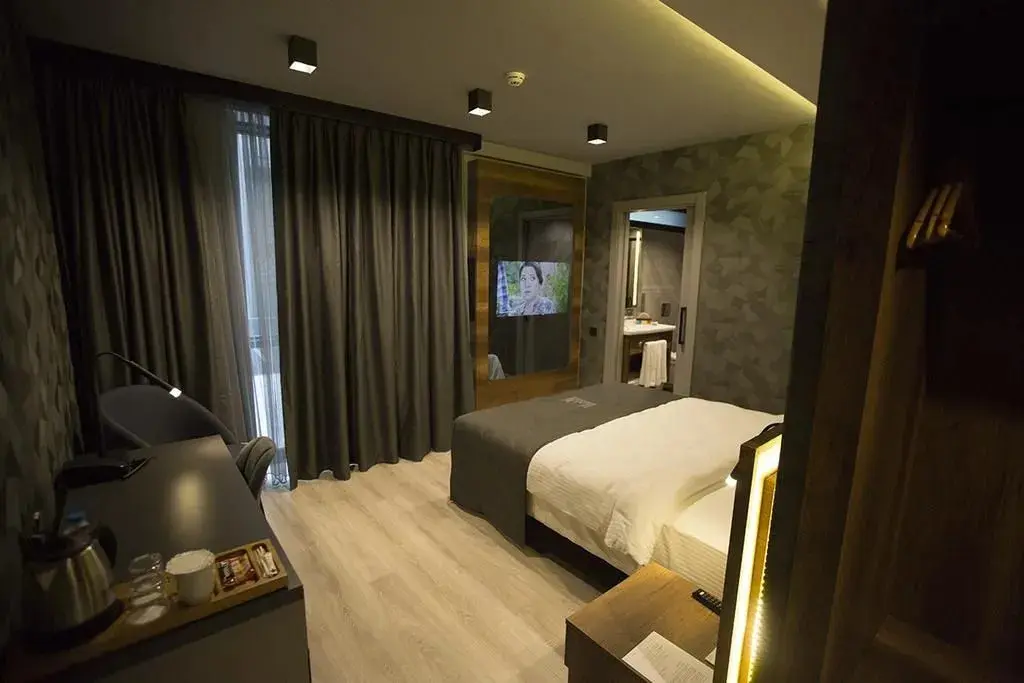 Измир: Emens Hotel