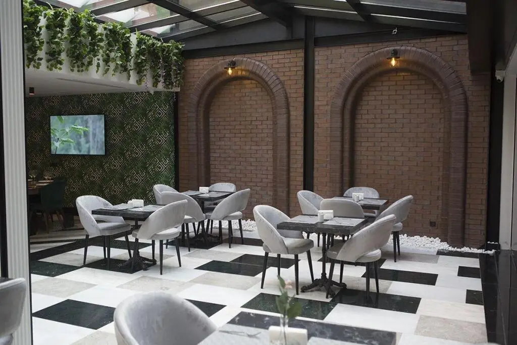 Измир: Emens Hotel