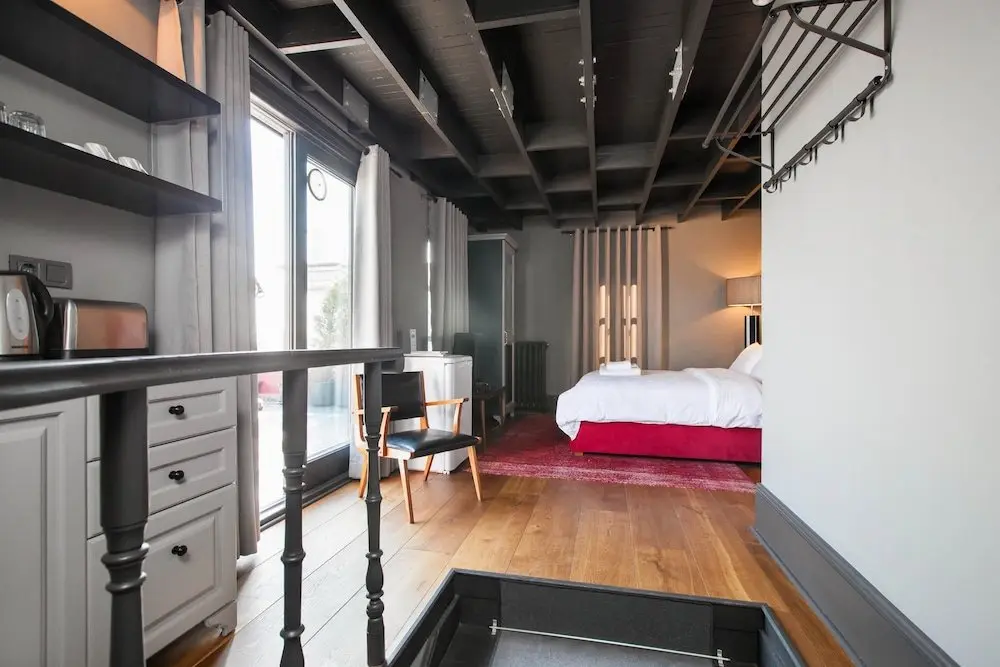 Стамбул: 3 Bedrooms Apartment w Sea View and Terrace