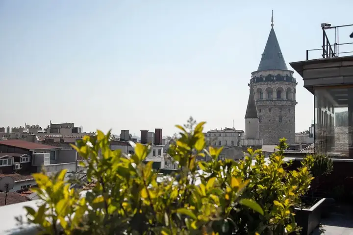 Стамбул: 3 Bedrooms Apartment w Sea View and Terrace