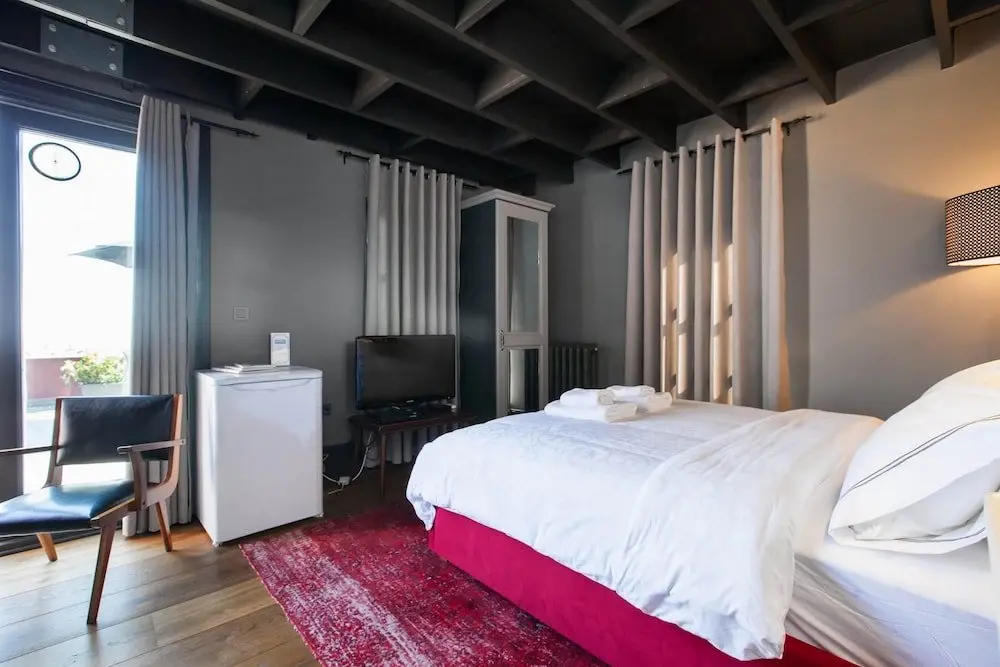 Стамбул: 3 Bedrooms Apartment w Sea View and Terrace