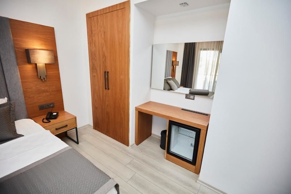 Чешме: Ruwais Hotel