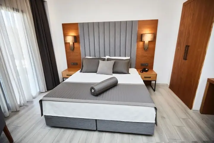Чешме: Ruwais Hotel
