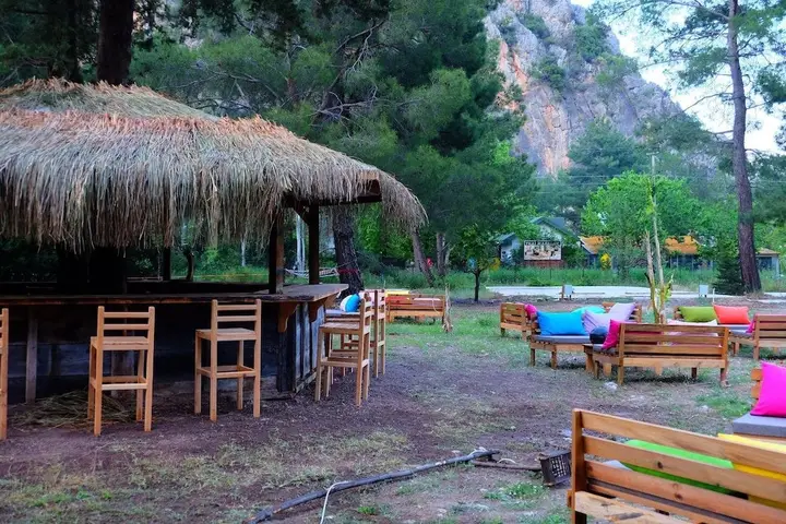 Чиралы: Camp Meeting Point