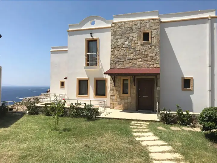 Гюндоган: Villa with Jacuzzi in Peninsula