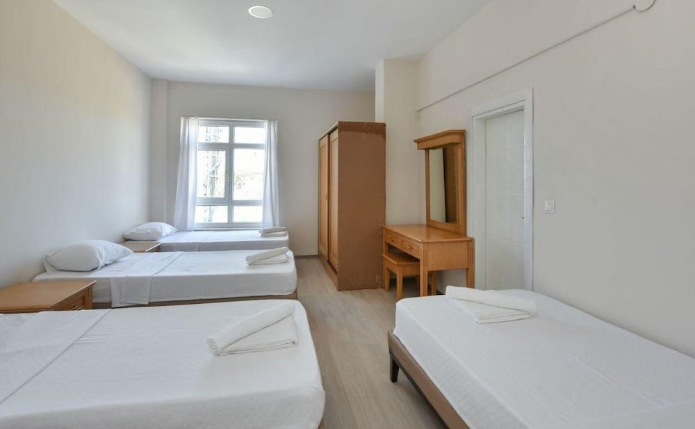 Бурхание: Kopru Hotel
