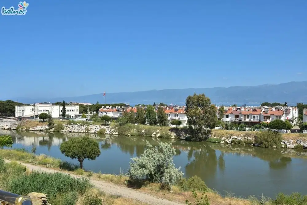 Бурхание: Kopru Hotel