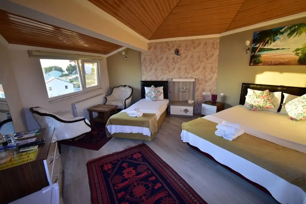 Айвалык: Senar Naz Otel