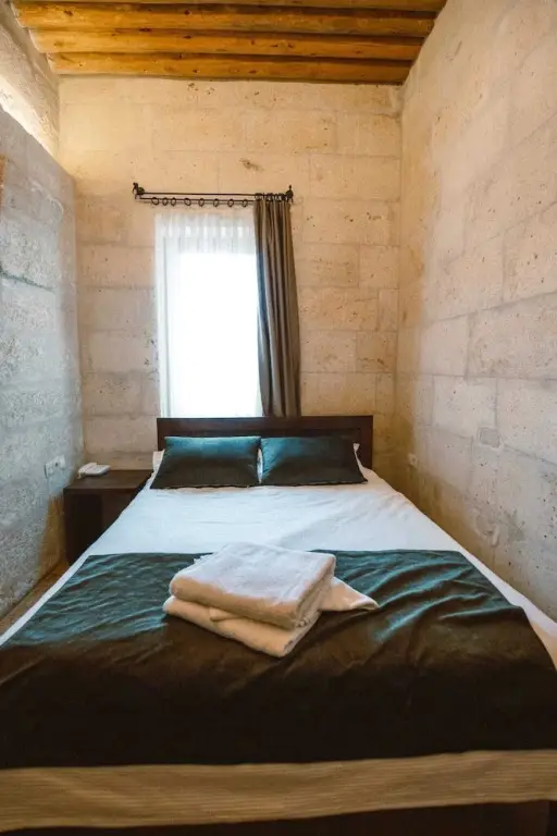 Ургуп: Tafana Cave & Stone Lodge