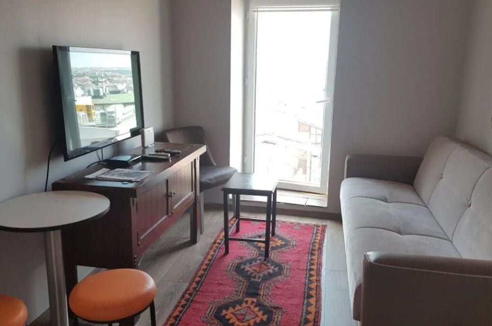 Стамбул: Studio on the roof of Istanbul