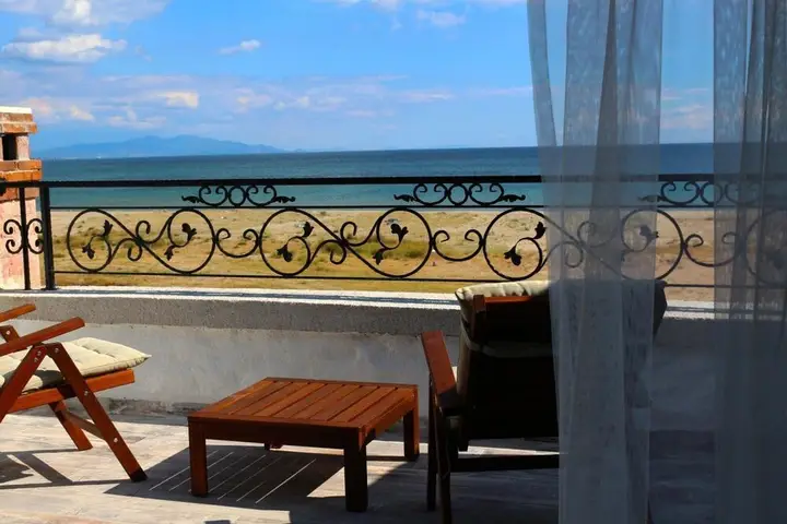 Айвалык: Beyaz Tas Otel