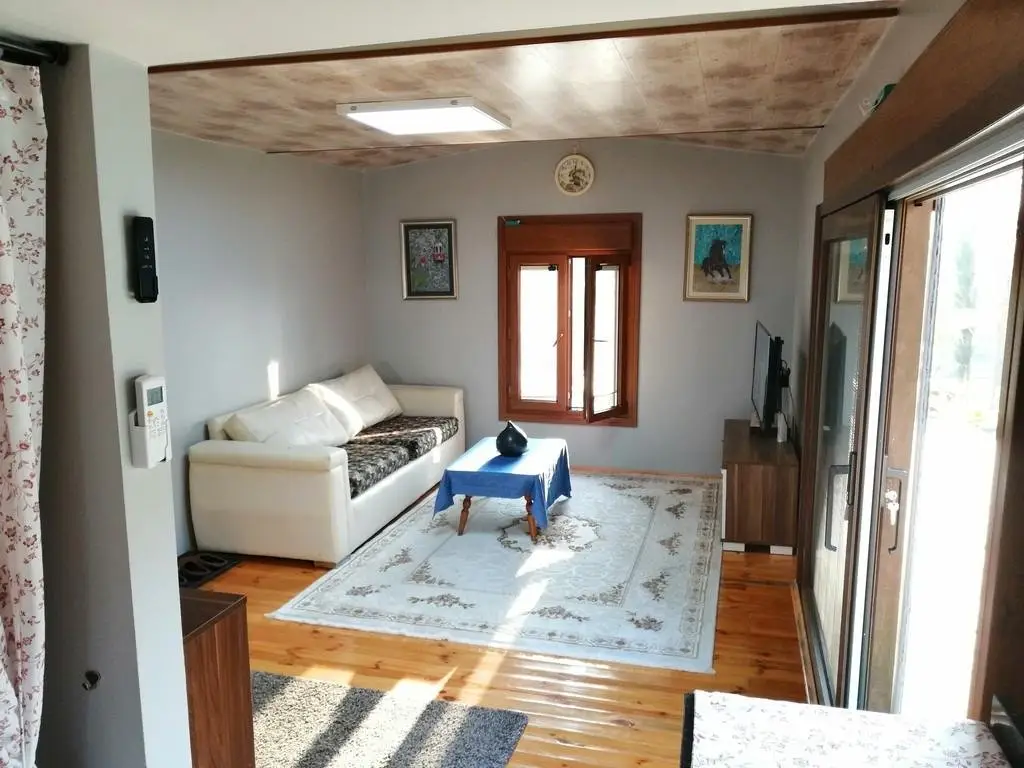 Сайл: Antik River House