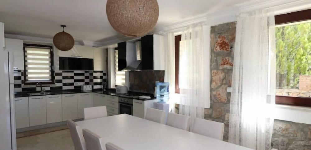 Фетхие: Villa XT12 by JoyLettings