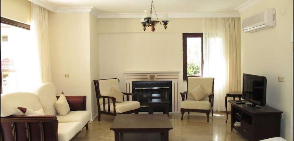 Фетхие: Villa AX08 by JoyLettings
