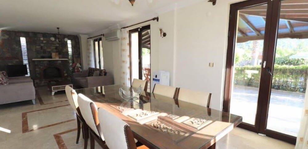 Фетхие: Villa XT15 by JoyLettings