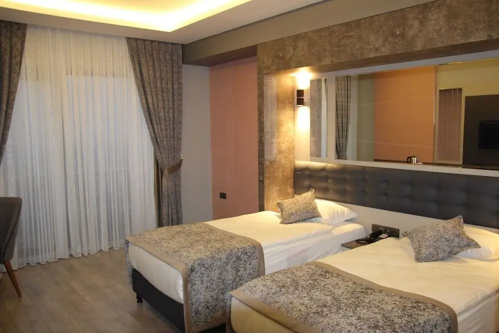 Чайджума: Ereza Otel