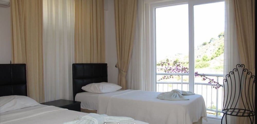 Фетхие: Villa AQ10 by JoyLettings