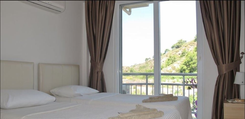 Фетхие: Villa AQ14 by JoyLettings