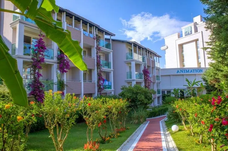 Sea Life Buket Beach Hotel — фото 1