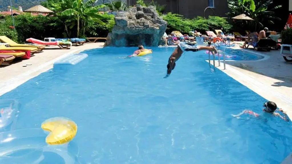 Celi̇k Apart Hotel — фото 1