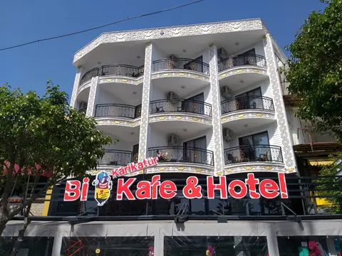 Karikatur Bi Hotel — фото 1