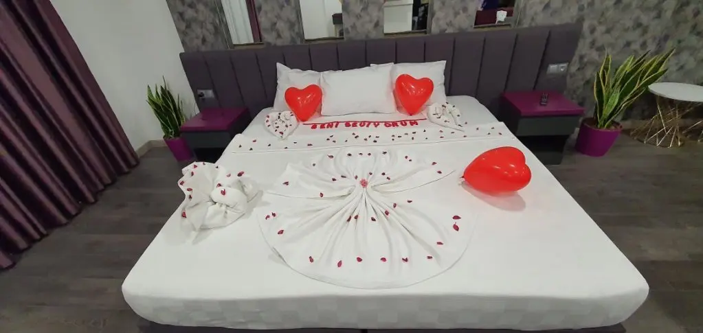 Аланья: Karikatur Bi Hotel