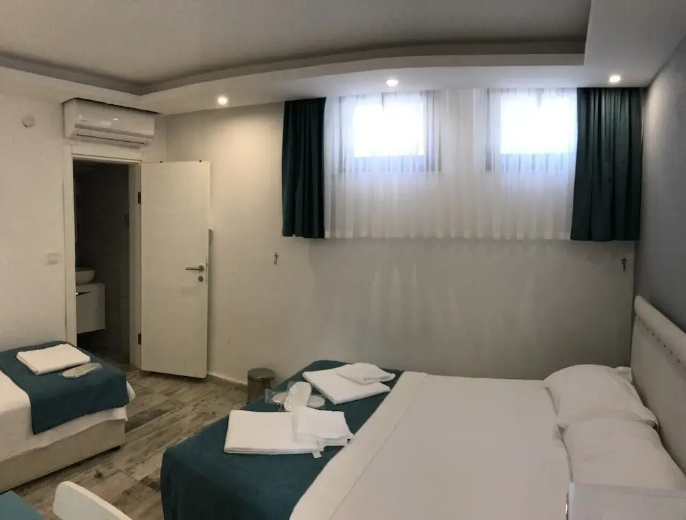Бозджаада: Tenes Otel