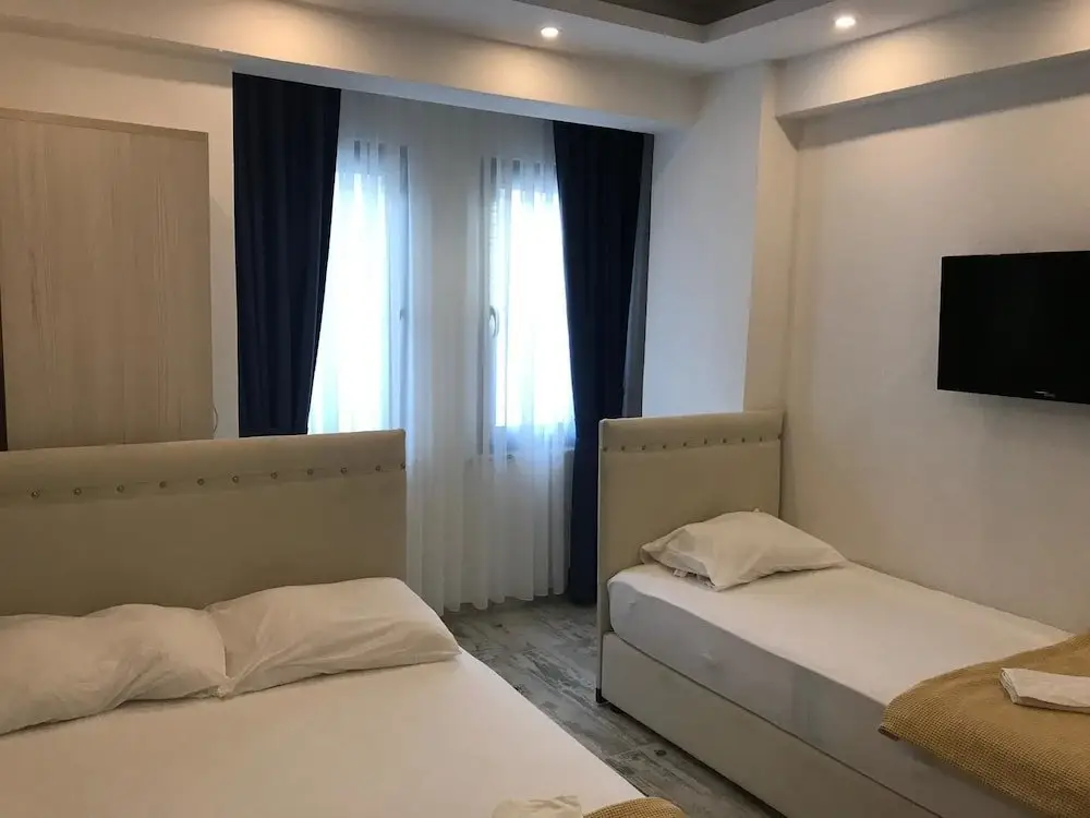 Бозджаада: Tenes Otel
