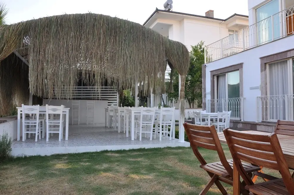 Айвалык: masmavi otel