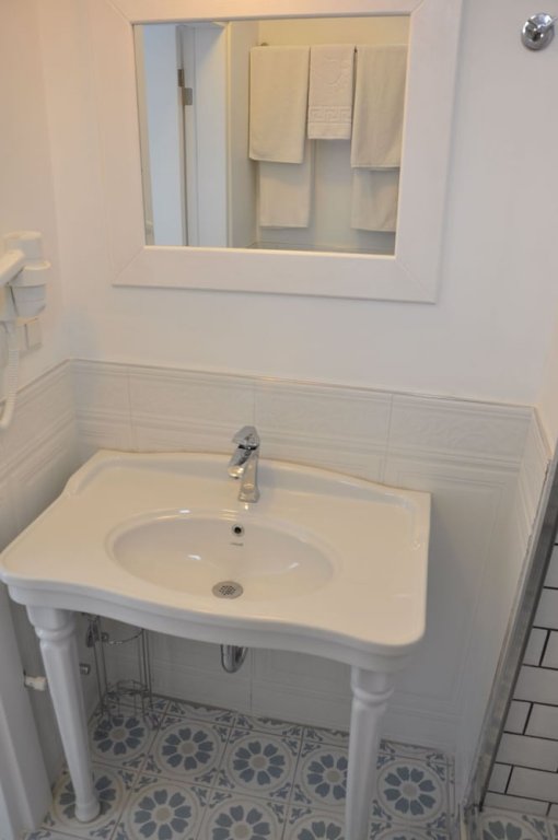 Айвалык: masmavi otel