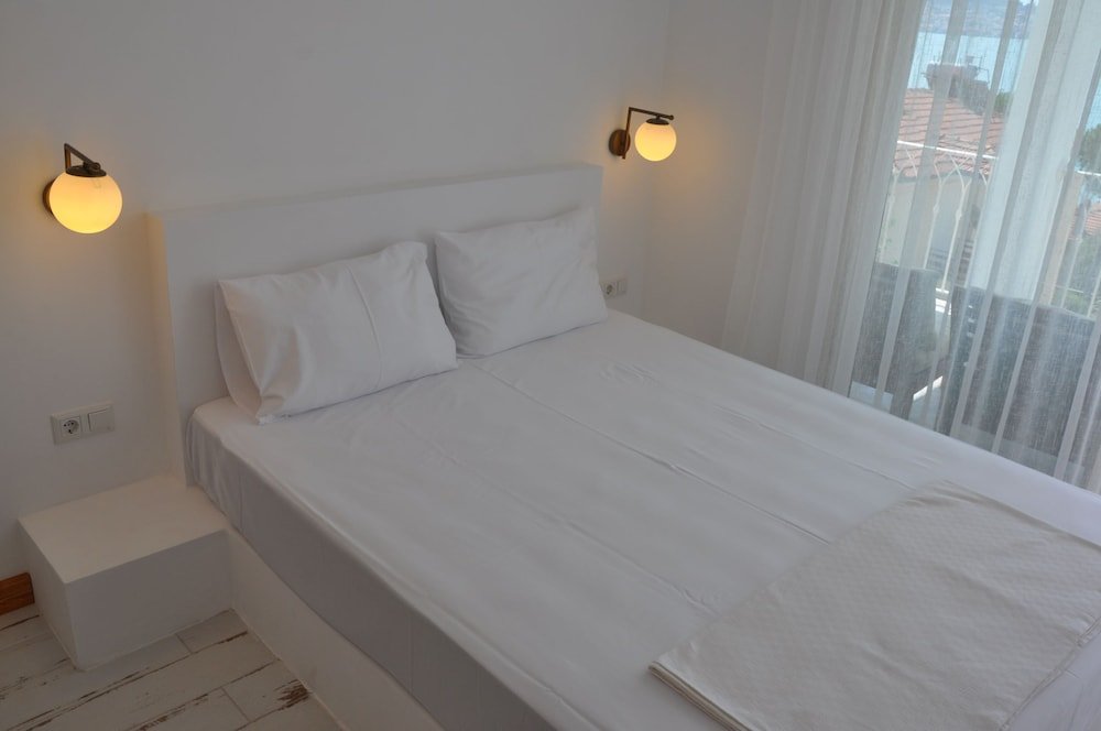 Айвалык: masmavi otel
