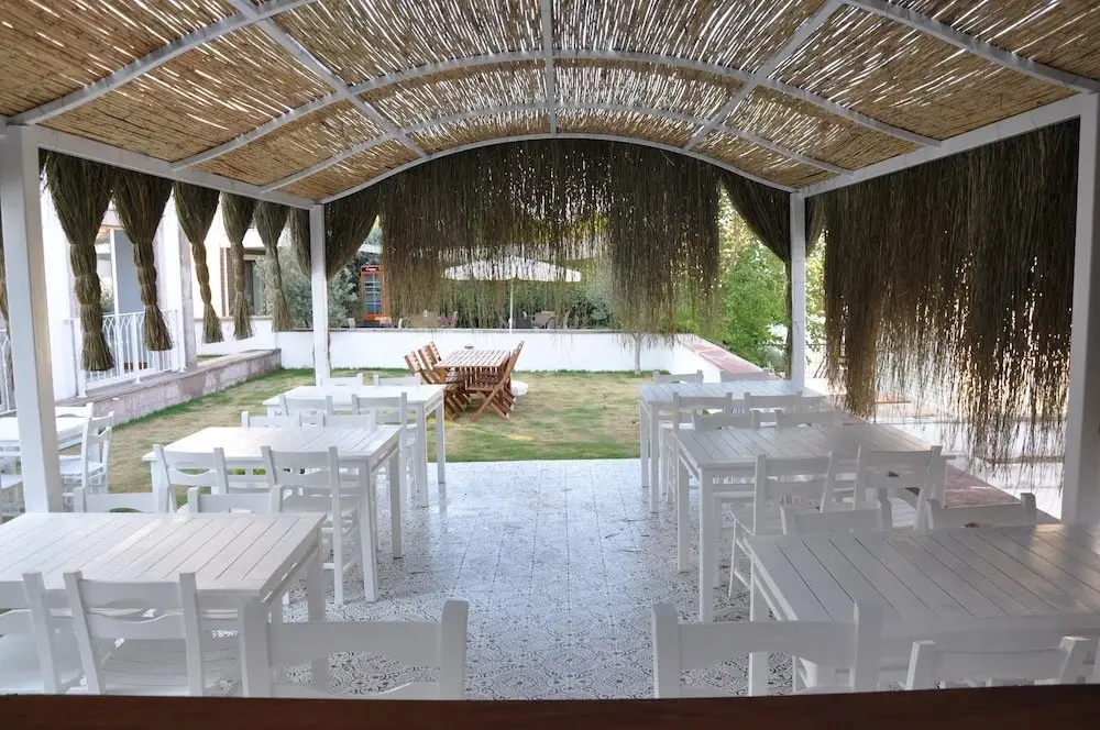 Айвалык: masmavi otel
