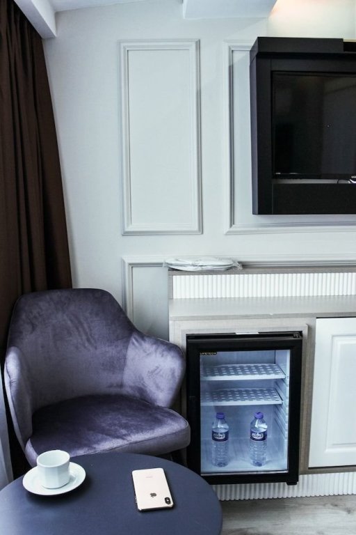 Арнавуткёй: FRT Airport Hotel