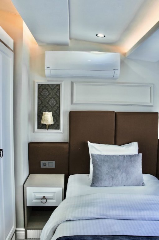 Арнавуткёй: FRT Airport Hotel