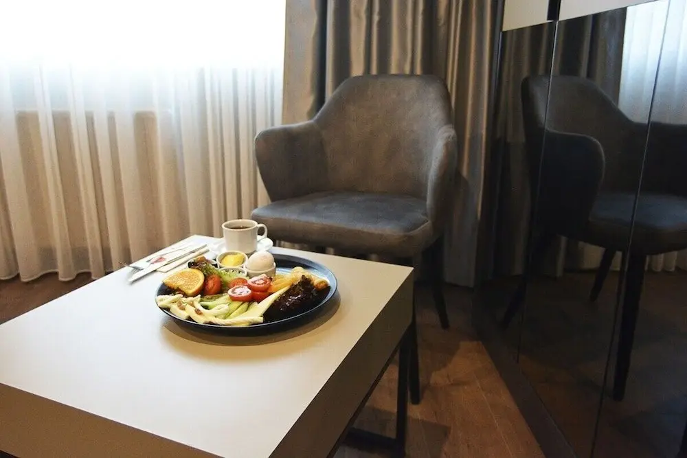 Арнавуткёй: FRT Airport Hotel