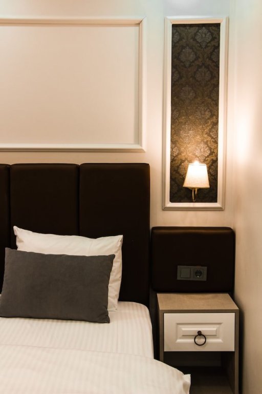 Арнавуткёй: FRT Airport Hotel