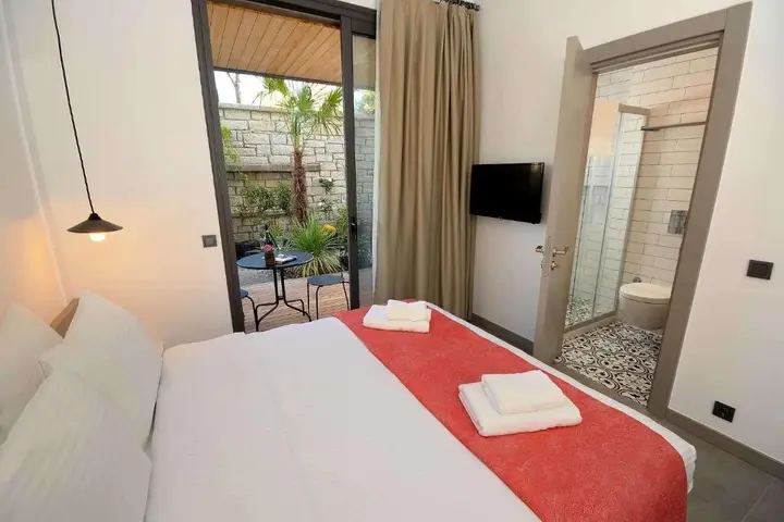 Чешме: Yerli Otel Alacati