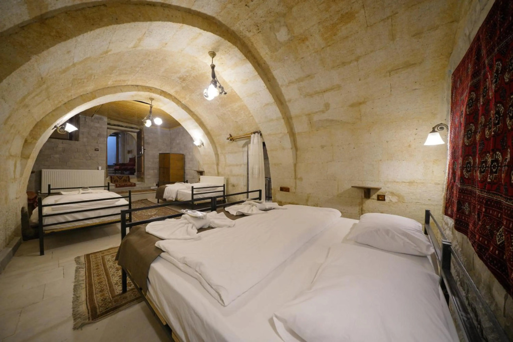 Ургуп: Megaron Cave Hotel