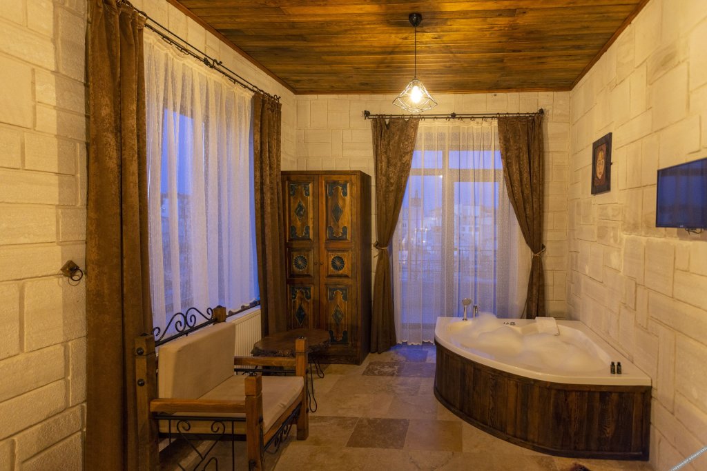 Ургуп: Megaron Cave Hotel