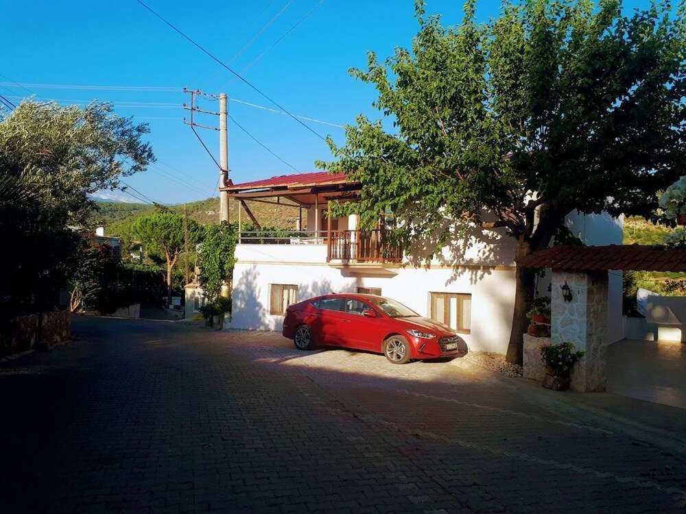 Патара: Lotus Patara Apart