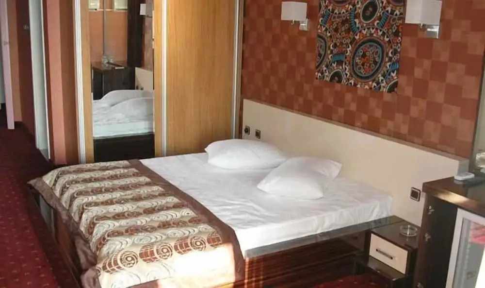 Эдремит: Otel Keskin