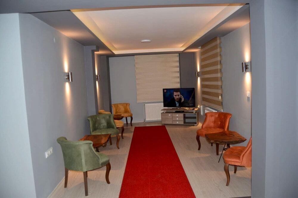 Енис: Yilton Otel